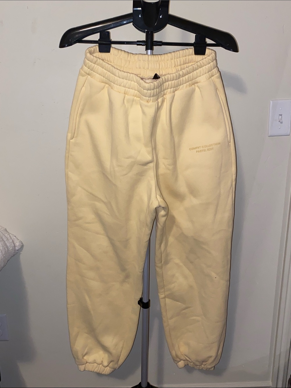 NWOT UNISEX COMFRT COLLECTION PASTEL EDIT SIZE LARGE